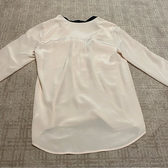 {Vince} Contrast Trim Buff Silk Blouse | Black + Cream ~ Size 2 - Picture 5 of 16